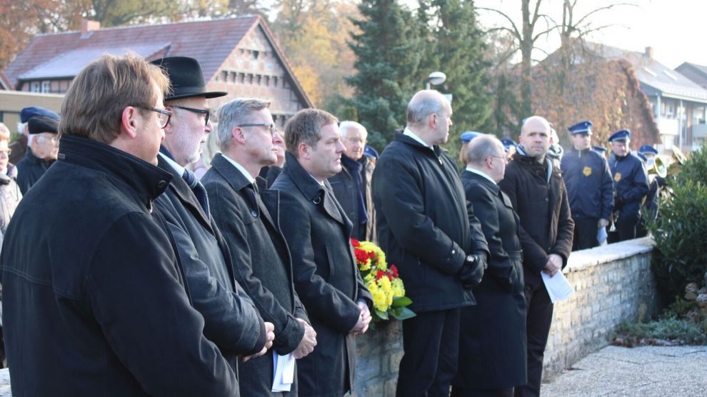 Auf der Gedenkveranstaltung am Ehrenmal auf dem Hollager Friedhof zum Volkstrauertag 2018. Archivfoto: Dominik Lapp