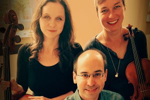 Annika Spanuth (Violine), Kathrin Inbal-Bogensberger (Violoncello) und Markus Lafleur (Klavier) werden das Publikum im Ruller Haus zum Neujahrskonzert wieder begeistern. Foto: Lukas Brandt