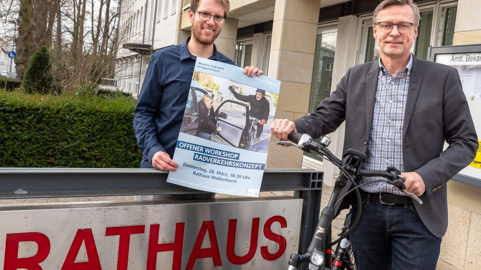 Klimaschutzmanager Stefan Sprenger und Bürgermeister Otto Steinkamp laden interessierte Bürgerinnen und Bürger herzlich zum offenen Workshop Radverkehrskonzept ein. Foto: Gemeinde Wallenhorst / Thomas Remme