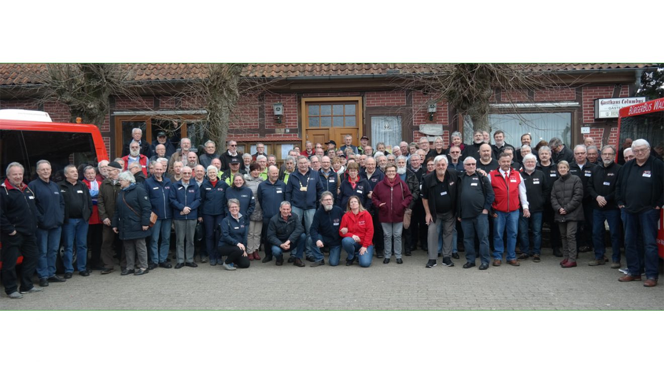 Alle BürgerBus-Vereine aus Niedersachsen beim großen Treffen in Walsrode. Foto: BürgerBus-Verein Wallenhorst-Wersen