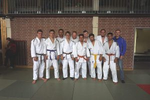 Das Judoteam von Blau-Weiss Hollage kämpfte hoch motiviert am ersten Kampftag der Bezirksliga Weser-Ems, holte jedoch keine Punkte. Foto: Blau-Weiss Hollage