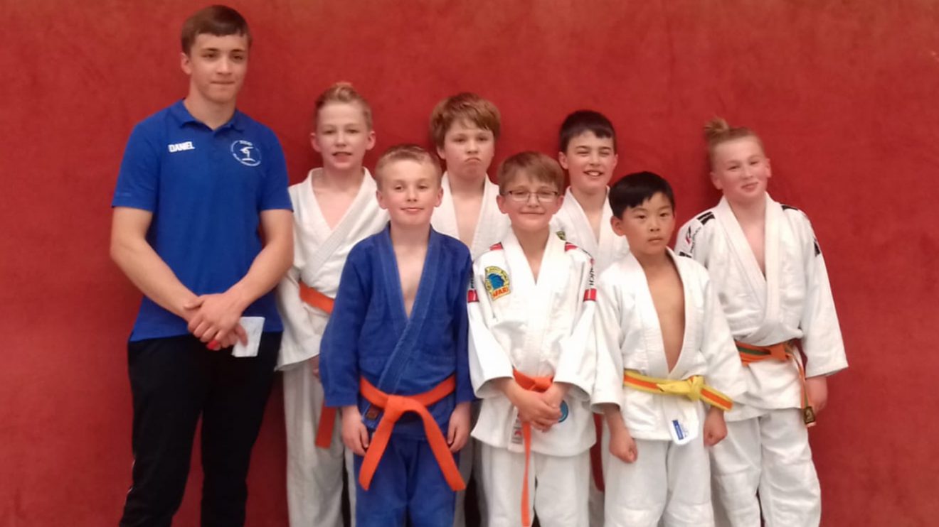 Die u12 Judoteams von Blau-Weiss Hollage bei der Landesmannschaftsmeisterschaft. Foto: Blau-Weiss Hollage