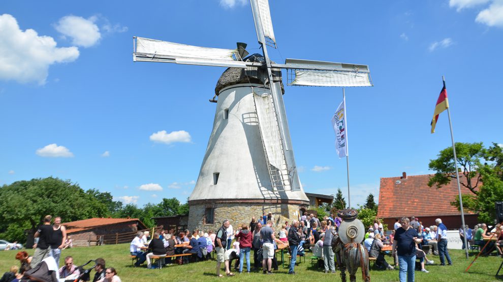 Immer einen Besuch wert: Die Windmühle in Lechtingen, hier beim Mühlentag 2018. Foto: Windmühle Lechtingen e.V.