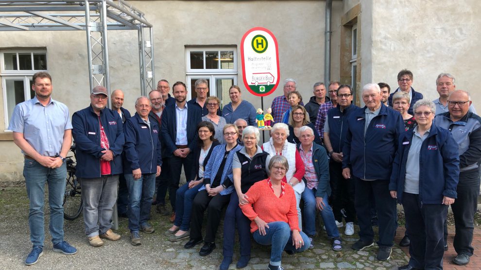 Das engagierte Team des Bürgerbus Wallenhorst-Wersen. Ab 11. Juni rollt der Bürgerbus durch Wallenhorst. Die Einweihungsfeier findet am 7. Juni vor dem Wallenhorster Rathaus statt. Foto: Bürgerbus Wallenhorst-Wersen