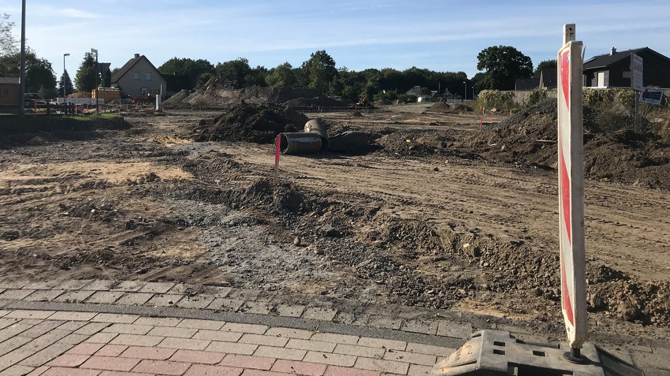 Rund geht es im wahrsten Sinne des Wortes derzeit in Hollage-Ost für den Bau eines neuen Kreisels. Foto: Rothermundt / Wallenhorster.de