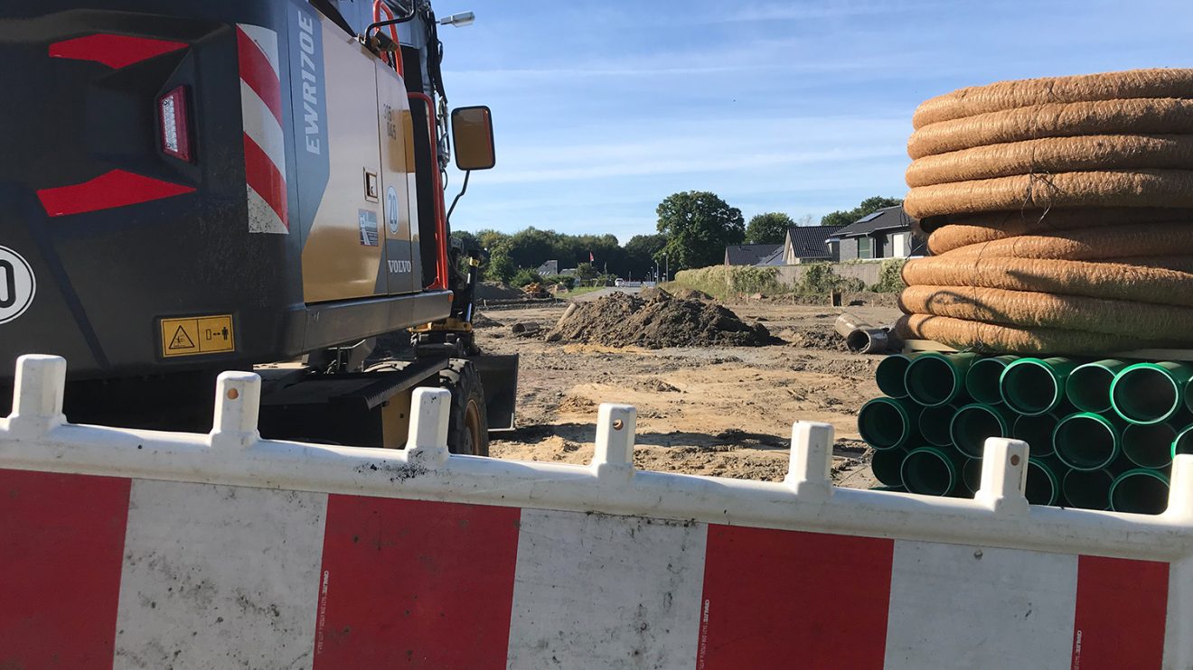 Rund geht es im wahrsten Sinne des Wortes derzeit in Hollage-Ost für den Bau eines neuen Kreisels. Foto: Rothermundt / Wallenhorster.de