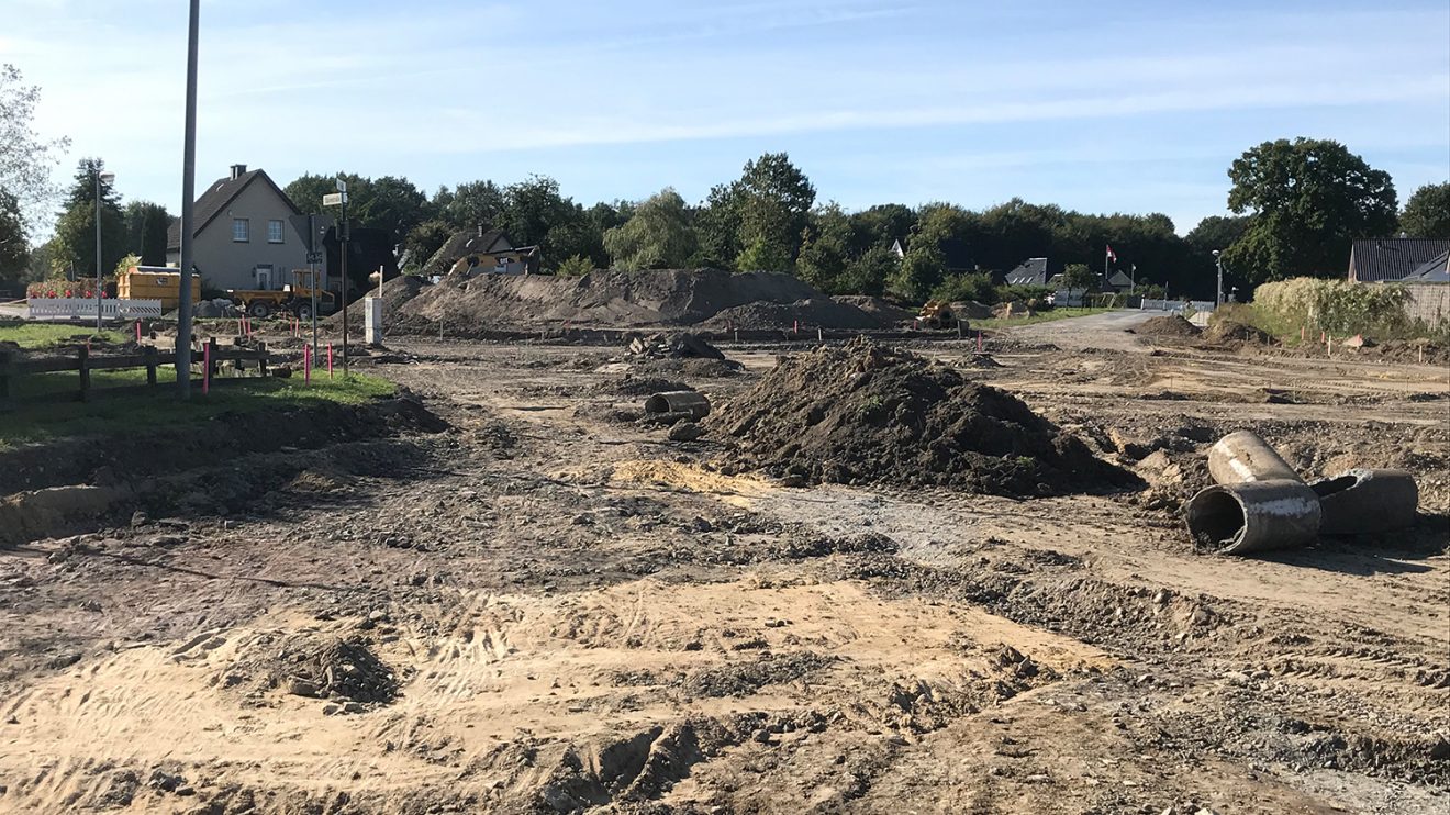 Rund geht es im wahrsten Sinne des Wortes derzeit in Hollage-Ost für den Bau eines neuen Kreisels. Foto: Rothermundt / Wallenhorster.de