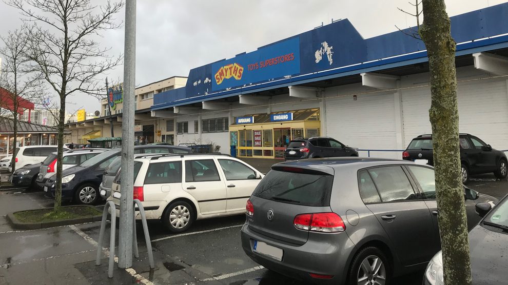 Aus „Toys'R'Us“ wurde vor rund einem Jahr in Wallenhorst „Smyths Toys Superstores“. Am 28. Dezember 2019 wird der Markt nun endgültig an der Borsigstraße schließen. Foto: Rothermundt / Wallenhorster.de