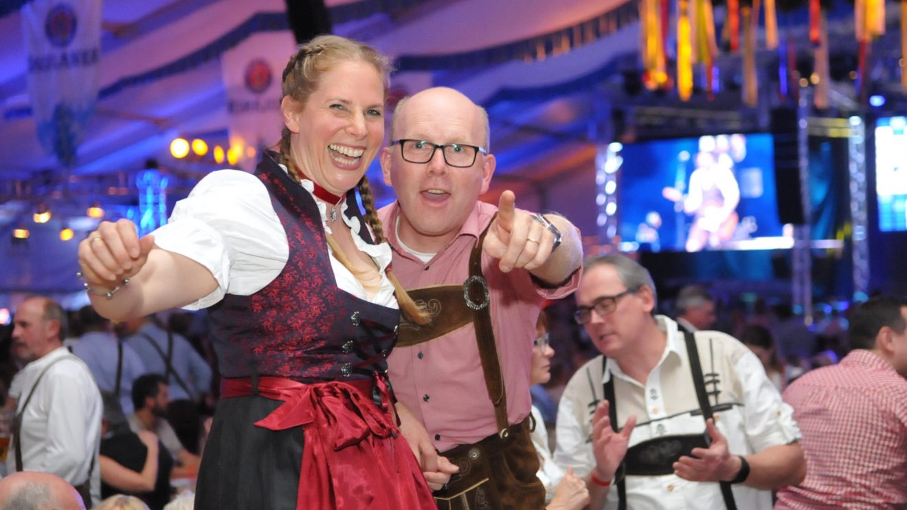 Ausgelassene Partystimmung auf dem Hollager Oktoberfest. Foto: Markus Böwer / Kolpingsfamilie Hollage