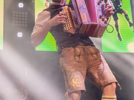 Beste Stimmung beim Hollager Oktoberfest 2019. Foto: Dominik Kluge für Wallenhorster.de