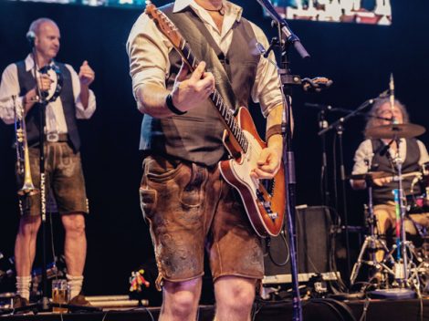 Beste Stimmung beim Hollager Oktoberfest 2019. Foto: Dominik Kluge für Wallenhorster.de