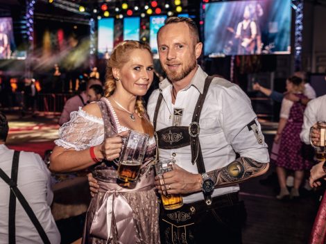 Beste Stimmung beim Hollager Oktoberfest 2019. Foto: Dominik Kluge für Wallenhorster.de