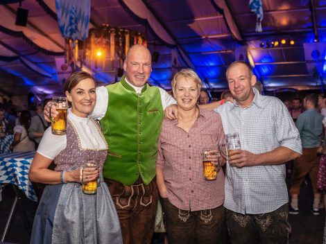 Beste Stimmung beim Hollager Oktoberfest 2019. Foto: Dominik Kluge für Wallenhorster.de