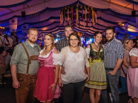 Beste Stimmung beim Hollager Oktoberfest 2019. Foto: Dominik Kluge für Wallenhorster.de