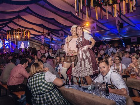 Beste Stimmung beim Hollager Oktoberfest 2019. Foto: Dominik Kluge für Wallenhorster.de