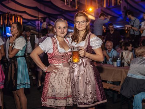 Beste Stimmung beim Hollager Oktoberfest 2019. Foto: Dominik Kluge für Wallenhorster.de