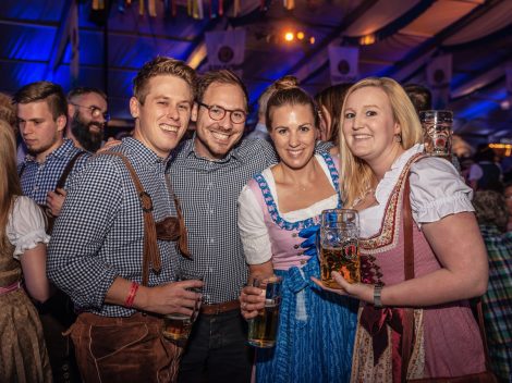 Beste Stimmung beim Hollager Oktoberfest 2019. Foto: Dominik Kluge für Wallenhorster.de