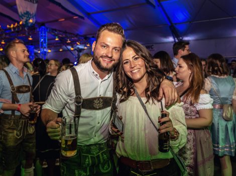 Beste Stimmung beim Hollager Oktoberfest 2019. Foto: Dominik Kluge für Wallenhorster.de