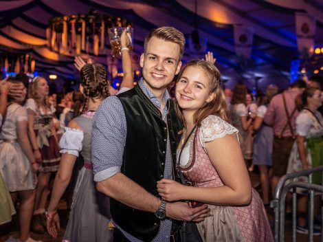 Beste Stimmung beim Hollager Oktoberfest 2019. Foto: Dominik Kluge für Wallenhorster.de