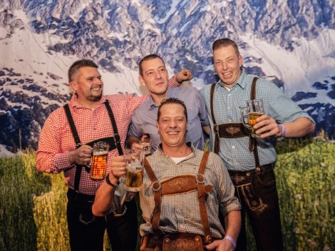 Beste Stimmung beim Hollager Oktoberfest 2019. Foto: Dominik Kluge für Wallenhorster.de