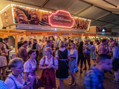 Beste Stimmung beim Hollager Oktoberfest 2019. Foto: Dominik Kluge für Wallenhorster.de