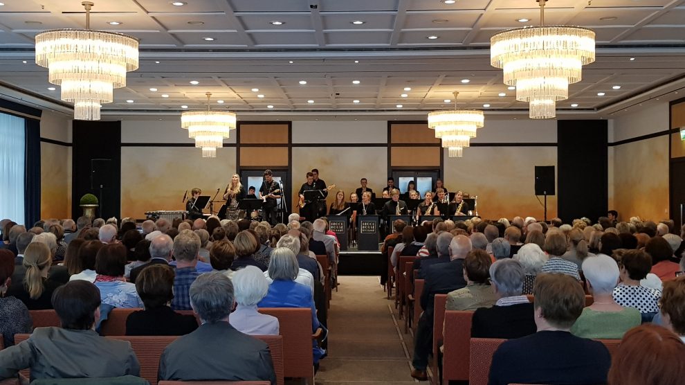 Die Brockhouse Big Band spielt in Kooperation mit dem Remarque Hotel Osnabrück ein Neujahrskonzert mit feinster Big Band Musik in Begleitung von vier Sängerinnen und Sängern. Foto: Brockhouse Big Band