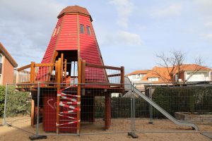 Nach erneut mutwilliger Sachbeschädigung musste der Begegnungsplatz im Zentrum von Wallenhorst gesperrt werden. Foto: Wir für Wallenhorst