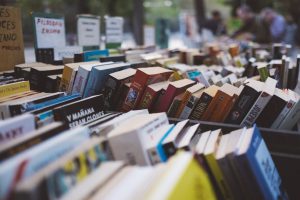 Bücherflohmarkt. Symbolfoto: Pexels / Pixabay