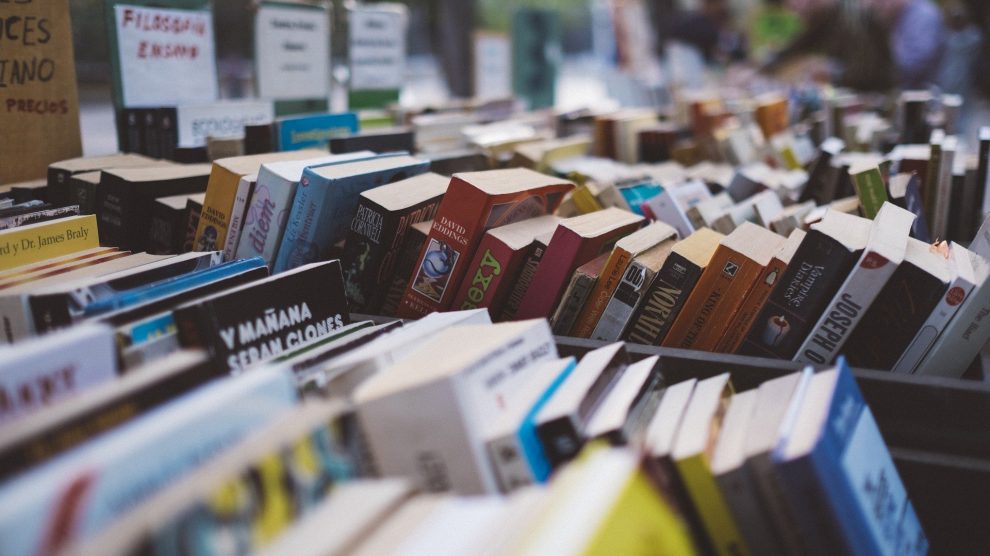 Bücherflohmarkt. Symbolfoto: Pexels / Pixabay