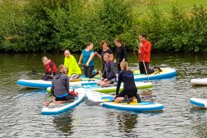 Einsteigerkurs Stand Up Paddling auf dem Stichkanal. Foto: Christian Speer / Kolpingsfamilie Hollage