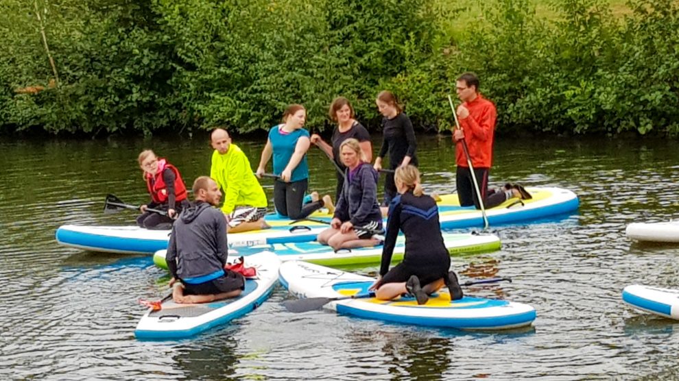 Einsteigerkurs Stand Up Paddling auf dem Stichkanal. Foto: Christian Speer / Kolpingsfamilie Hollage