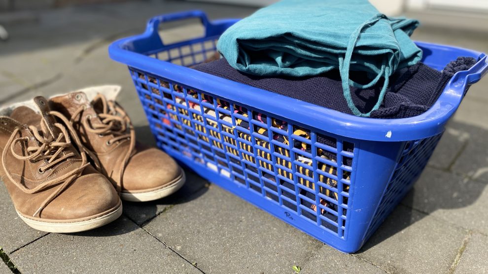 Die Kolpingsfamilie Wallenhorst bittet alle, die die Aktion unterstützen möchten, ihre Kleiderspende am 10. Oktober bis 8.30 Uhr gut sichtbar an die Straße zu stellen. Foto: Rothermundt / Wallenhorster.de