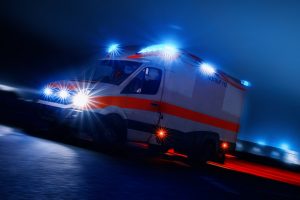 Rettungswagen im Einsatz. Symbolfoto: Thorsten Töller / Pixabay