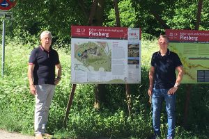 Ernst August Schulterobben und Dirk Hildebrandt am Parkplatz Grubenweg in Lechtingen. Foto: CDU