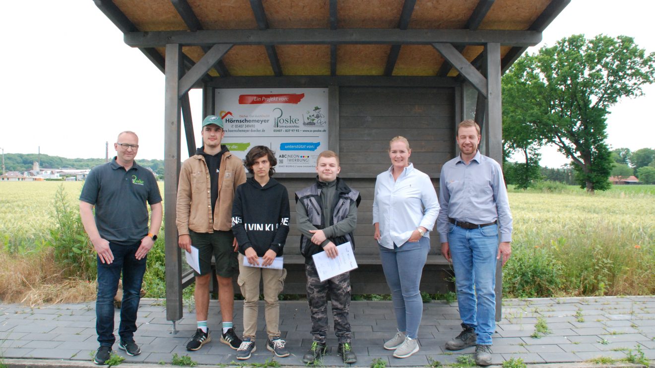 Gemeinsame GenerationenWerkstatt von Hörnschemeyer Dächer und Poske Garten- und Landschaftsbau mit der Realschule Wallenhorst. Foto: Babette Rüscher-Ufermann / Ursachenstiftung Osnabrück