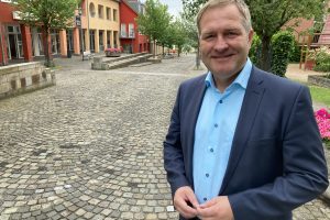 Der Landtagsabgeordnete Guido Pott freut sich über die bewilligten Landesmittel für das Wallenhorster Zentrum. Foto: Hendrik Chmiel (Büro Guido Pott)