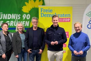 Von links nach rechts: Maren Guth, Petra Funke und Rainer Kavermann (alle Bündnis90/Die Grünen), Matthias Seestern-Pauly (FDP), Michael Lührmann (CDW). Foto: Lutz Haunhorst