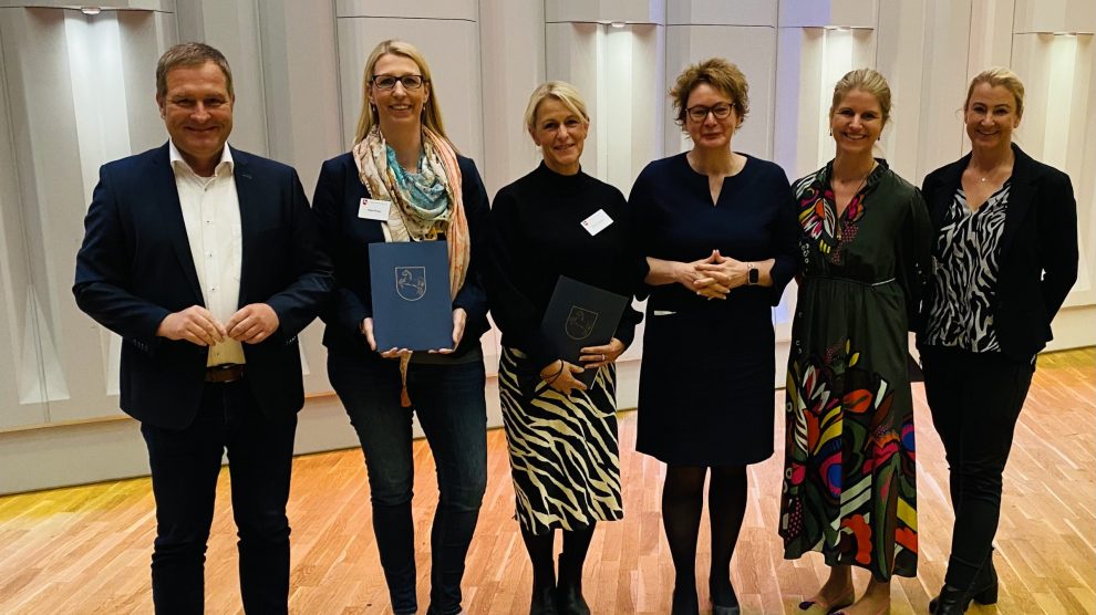 Der Landtagsabgeordnete Guido Pott, Bärbel Börger, Almut Schepers, Sozialministerin Daniela Behrens, Maike Sieverding und Annette Temmeyer (v.l.n.r.). Foto: Büro Guido Pott