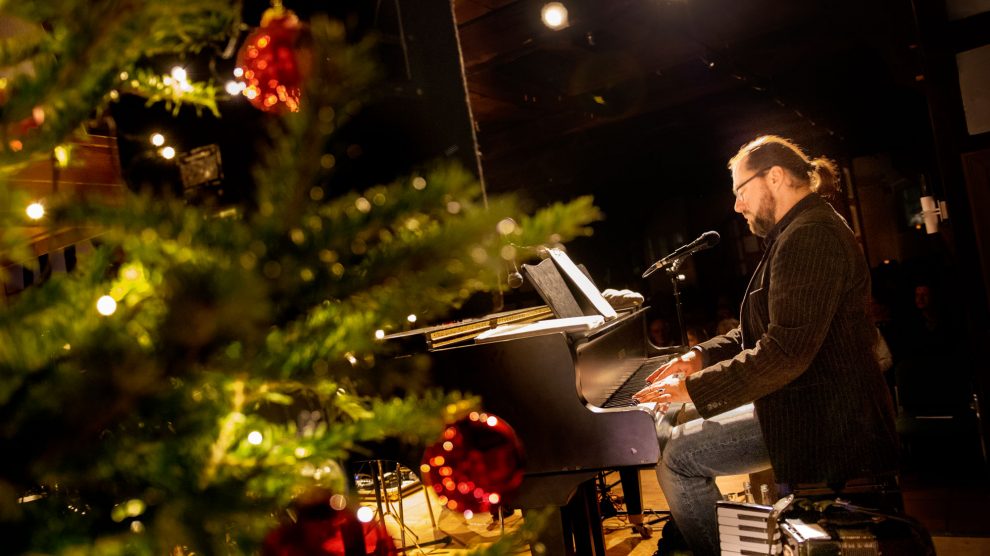 Die Weihnachtskonzerte von Ombre di Luci in der Wallenhorster Hofstelle Duling gehören für viele Fans zur Einstimmung auf das Fest dazu wie Tannenbäume und Plätzchenduft. Foto: André Thöle