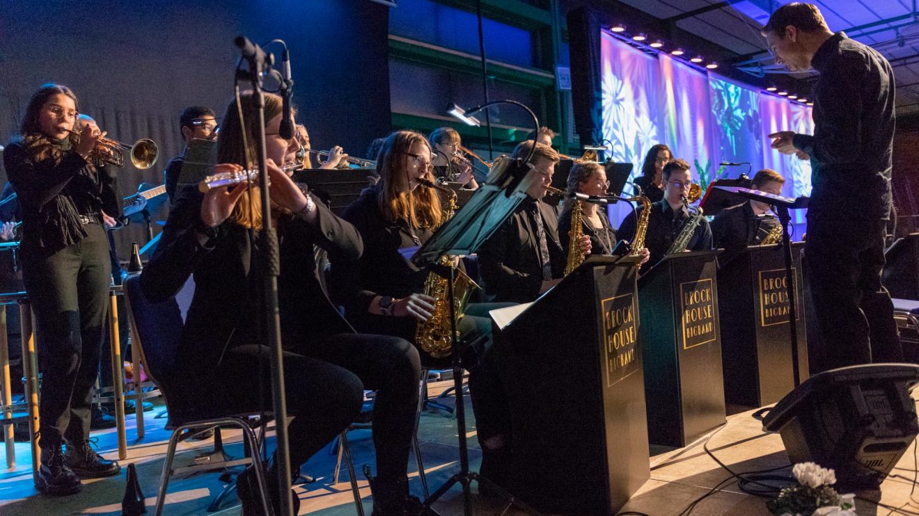 „Hausband“ der Wallenhorster Ehrenamtsgala: die Brockhouse Big Band. Foto: André Thöle / Gemeinde Wallenhorst