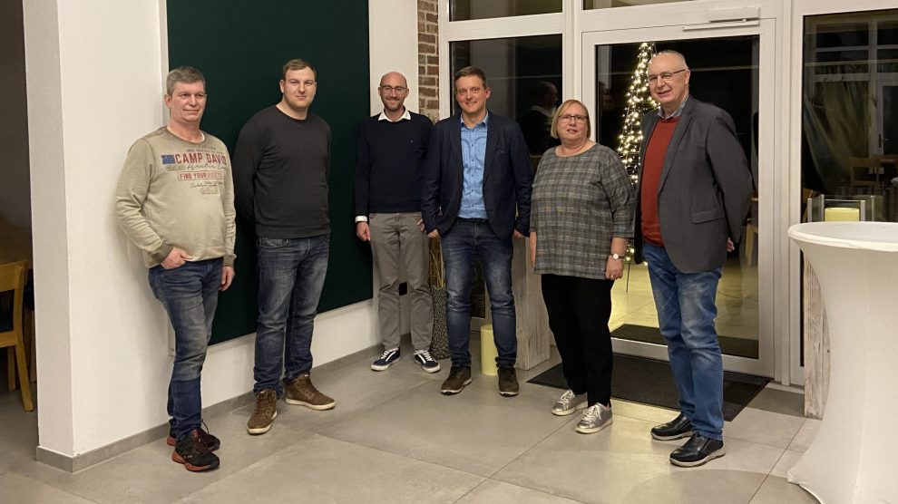 Von links nach rechts: Dirk Lammerskitten, Dominik Küttner, Stefan Pape, Andre Budke, Anna Schwegmann und Johannes Hawighorst. Es fehlen Franz-Josef Landwehr, Marcus Schmidt und Clemens Lammerskitten. Foto: CDU Hollage