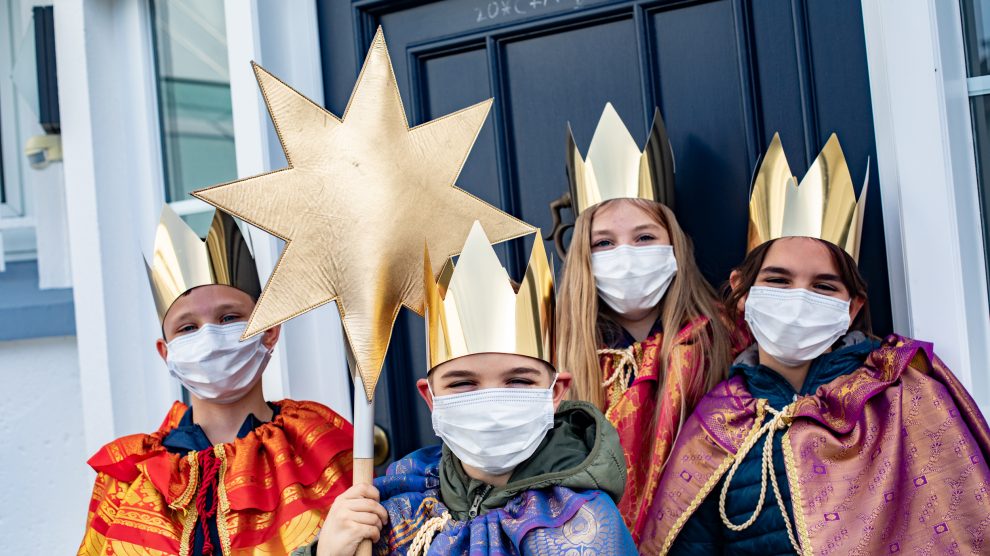 Der Segen der Sternsinger ist ein wichtiges Zeichen für Hoffnung, Zuversicht und Zusammenhalt. Foto: © Martin Steffen / Kindermissionswerk