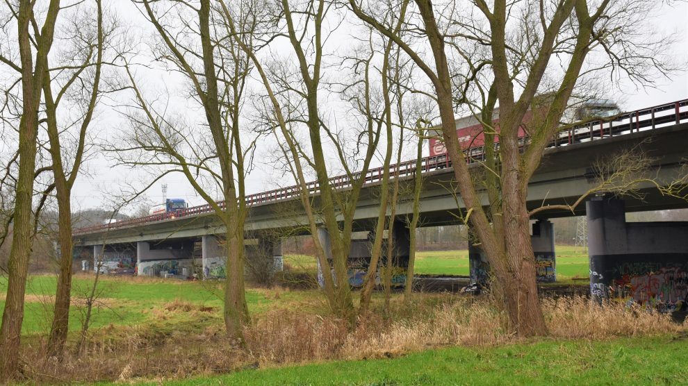 Die Spannglieder haben eine Länge von jeweils 230 Metern und eine Zugkraft von 310 Tonnen je Spannglied. Foto: Autobahn Westfalen / Christine Sabisch