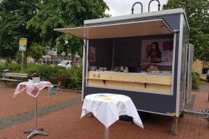 Das KAB-Mobil wird regelmäßig in Hollage am Josefsplatz zur Beratung bereitgestellt. Foto: KAB Hollage