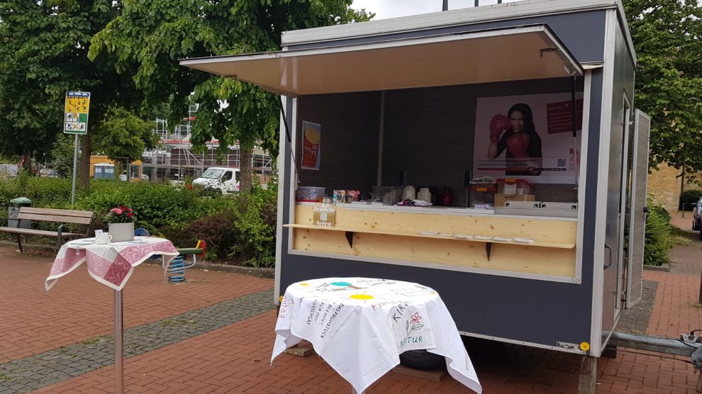 Das KAB-Mobil wird regelmäßig in Hollage am Josefsplatz zur Beratung bereitgestellt. Foto: KAB Hollage