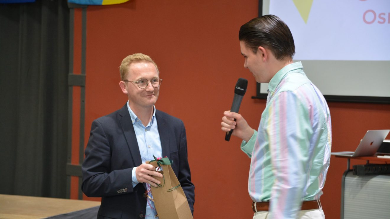 Michael Lührmann (CDW) und Niklas Müller (junge Liberale) im Austausch. Foto: Junge Liberale Osnabrück-Land