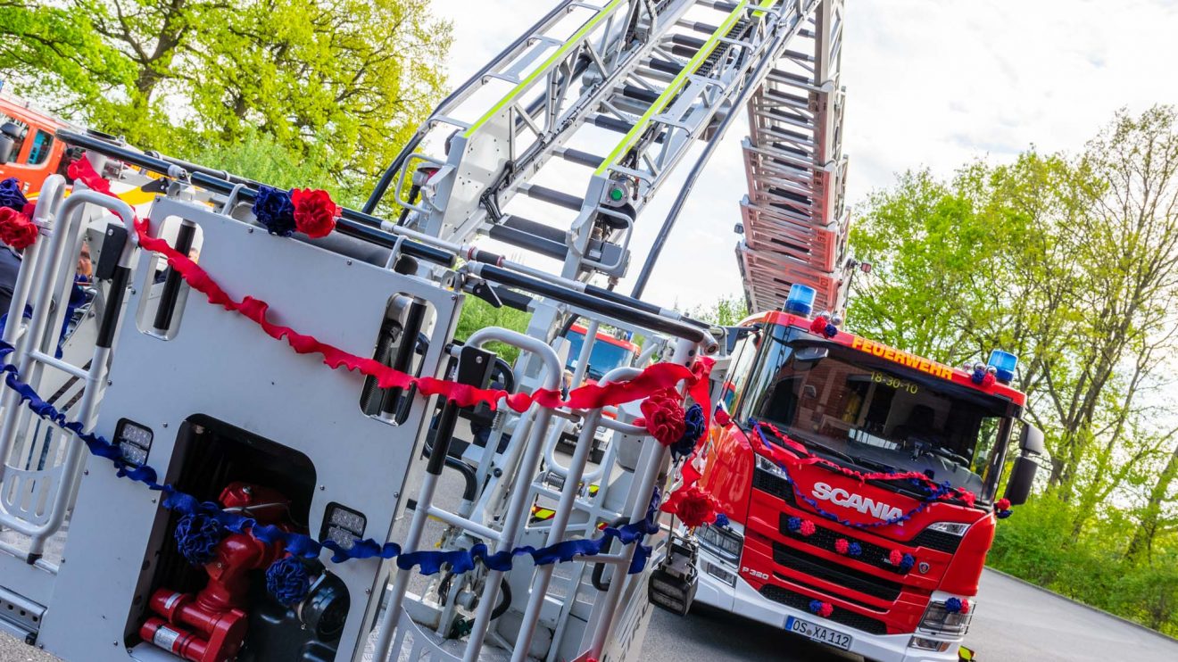 Das festlich geschmückte Drehleiterfahrzeug. Foto: André Thöle / Gemeinde Wallenhorst