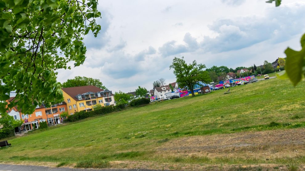 Ideen für die Gestaltung der „Grünen Wiese“ im Wallenhorster Zentrum können die Bürgerinnen und Bürger in einer Entwurfswerkstatt einbringen. Foto: André Thöle / Gemeinde Wallenhorst