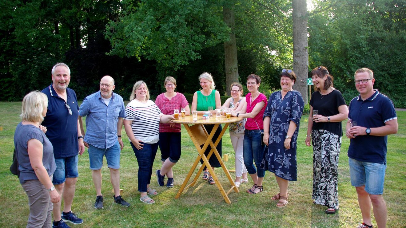 Gute Laune in geselliger Runde beim KKC-Sommerfest. Foto: KKC Hollage