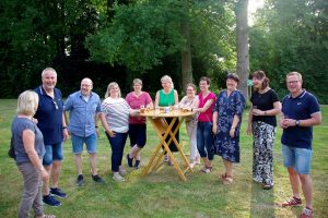 Gute Laune in geselliger Runde beim KKC-Sommerfest. Foto: KKC Hollage